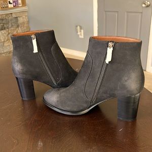 Black distressed booty size 8 1/2 never worn.